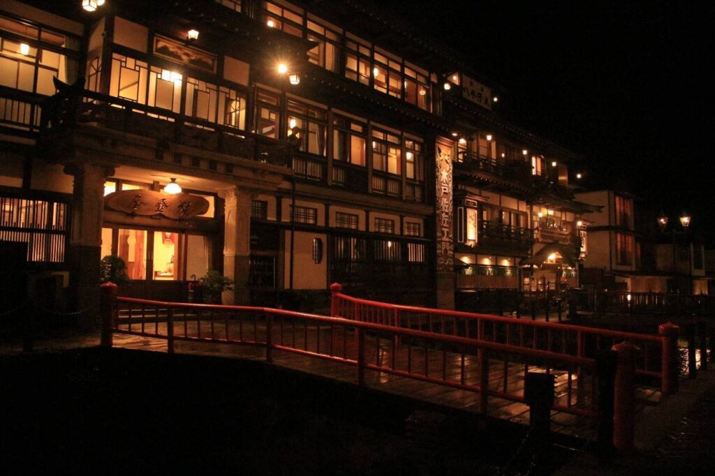 銀山温泉の街並み