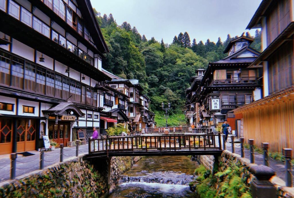 銀山温泉の街並み